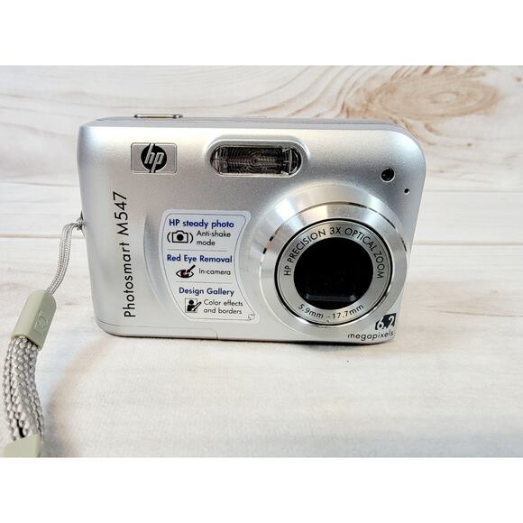 HP PhotoSmart M547 Point & Shoot Pocket Digital Camera DIGICAM W/ Card & Case - Picture 5 of 16